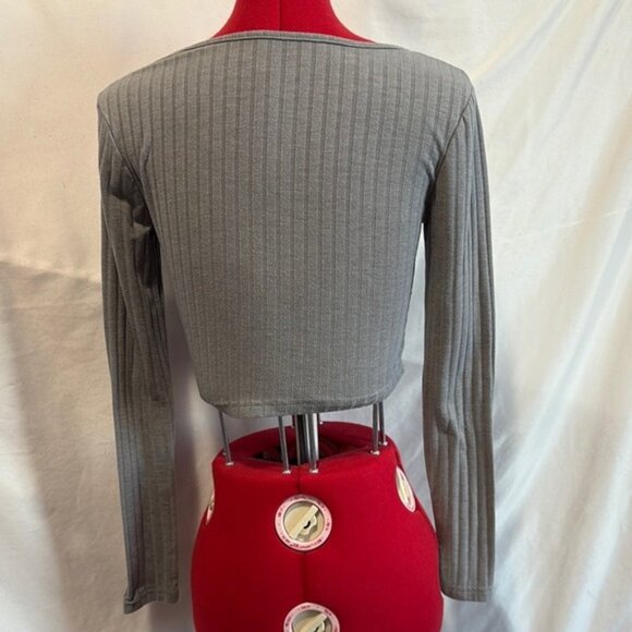 SHEIN Gray Ribbed Crop Top - Picture 4 of 6